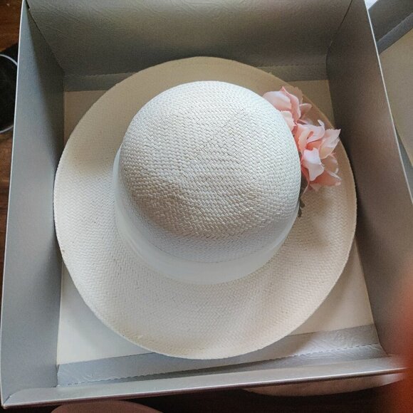 White Summer Straw Hat with a pink floral spray and a gossamer ribbon 12.5" x 22 - Picture 1 of 10